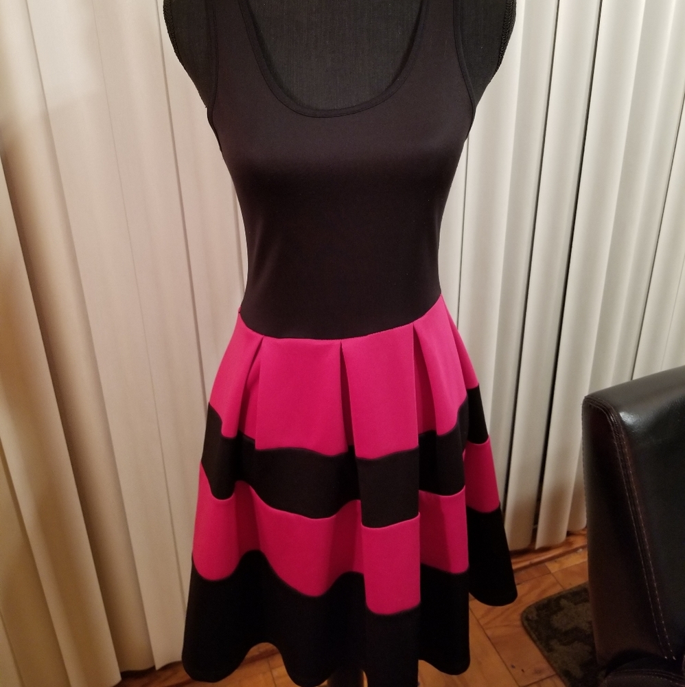 Charlotte Russe women Pink and Black Dress Size M